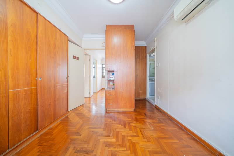 144 Lorong 2 Toa Payoh, 144 Lorong 2 Toa Payoh, 3 Bedrooms, 979 sqft, HDB Flat For Sale, by Joshua Lim, 500102753 - Master Bedroom - PropertyGuru.com.sg