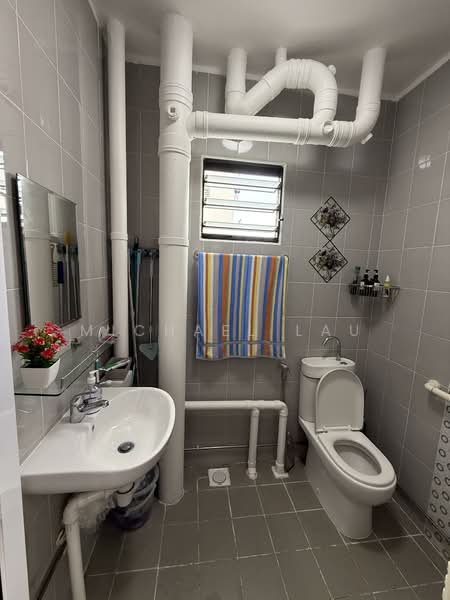 669 Hougang Avenue 8, 669 Hougang Avenue 8, Room Rental, 10 sqft, HDB Flat For Rent, by Michael Lau, 500102761 - Bathroom - PropertyGuru.com.sg