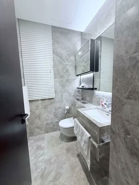 Martin Modern, 10 Martin Place, 3 Bedrooms, 1,335 sqft, Apartment For Sale, by Anthea Yeo 杨丽娇, 500102773 - Bathroom - PropertyGuru.com.sg