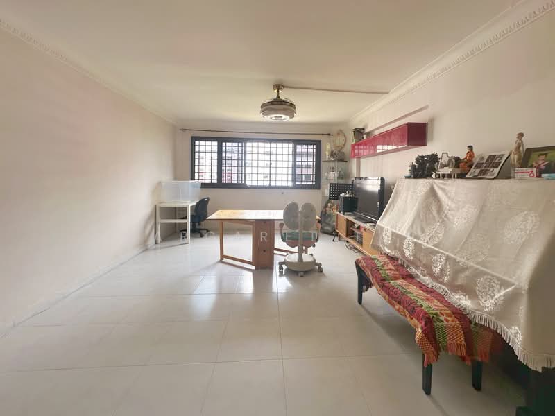 103 Jurong East Street 13, 103 Jurong East Street 13, 3 Bedrooms, 1,292 sqft, HDB Flat For Sale, by Margaret Tan, 500102778 - Living Room - PropertyGuru.com.sg