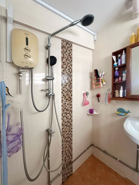 103 Jurong East Street 13, 103 Jurong East Street 13, 3 Bedrooms, 1,292 sqft, HDB Flat For Sale, by Margaret Tan, 500102778 - Bathroom - PropertyGuru.com.sg