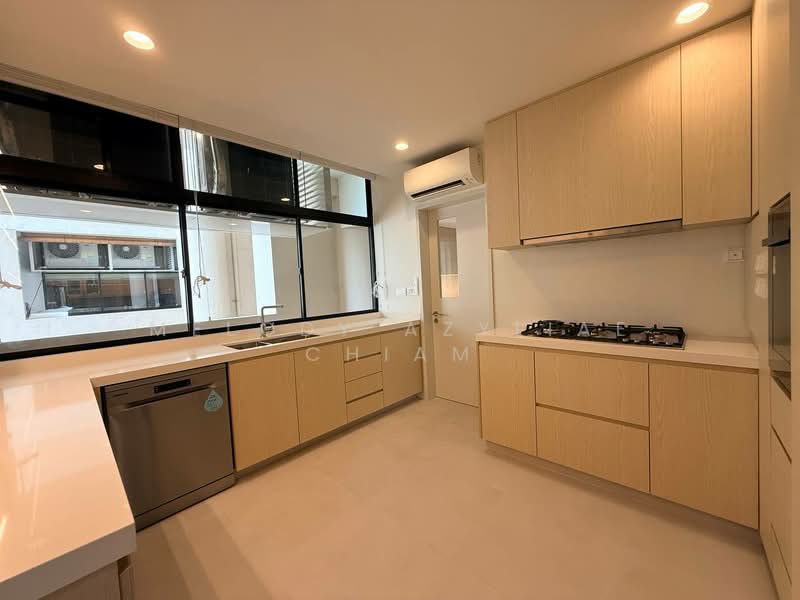 The Colonnade, 82 Grange Road, 3 Bedrooms, 3,993 sqft, Condominium For Rent, by Melody Azyliae Chiam, 500102792 - Kitchen - PropertyGuru.com.sg