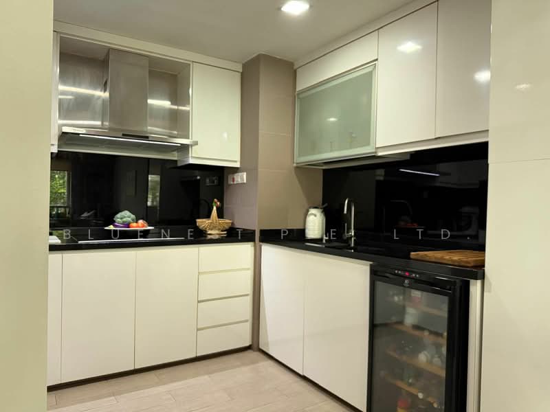 The Florida, 78 Hougang Avenue 7, 3 Bedrooms, 1,292 sqft, Condominium For Sale, by KENNETH CHUA, 500102797 - Kitchen - PropertyGuru.com.sg