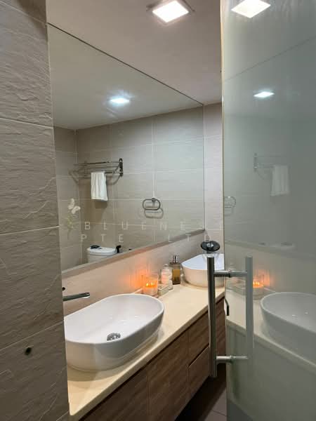 The Florida, 78 Hougang Avenue 7, 3 Bedrooms, 1,292 sqft, Condominium For Sale, by KENNETH CHUA, 500102797 - Bathroom - PropertyGuru.com.sg