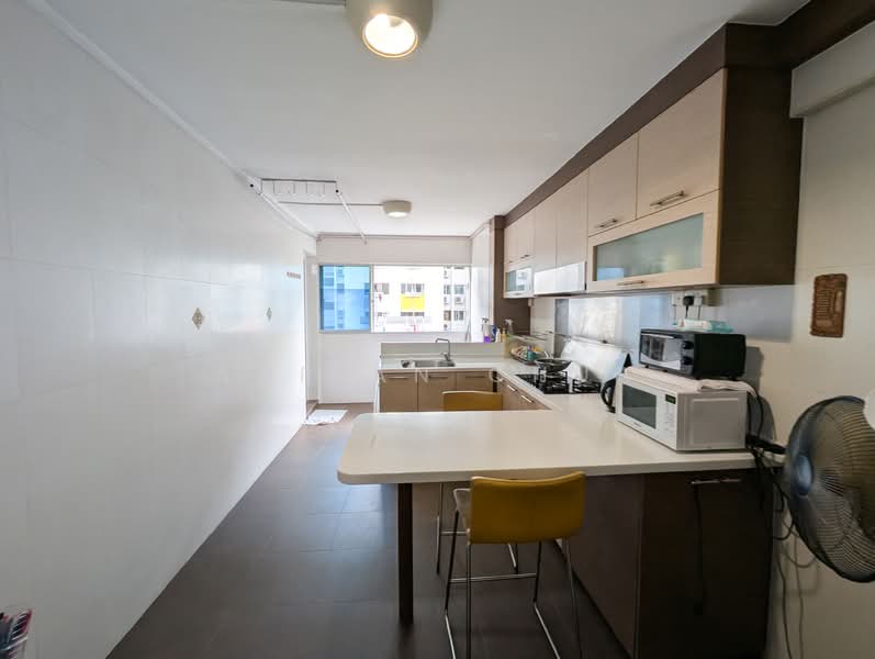 536 Ang Mo Kio Avenue 10, 536 Ang Mo Kio Avenue 10, 2 Bedrooms, 882 sqft, HDB Flat For Sale, by Adrian Chua, 500102805 - Kitchen - PropertyGuru.com.sg