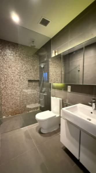 Kovan Regency, 38 Kovan Rise, 1 Bedroom, 560 sqft, Condominium For Sale, by Noelle Tan, 500102814 - Bathroom - PropertyGuru.com.sg