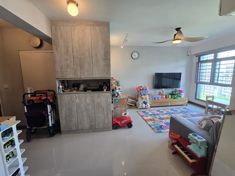 314A Punggol Way, 314A Punggol Way, 3 Bedrooms, 1,001 sqft, HDB Flat For Sale, by Alan Sim, 500102816 - Living Room - PropertyGuru.com.sg