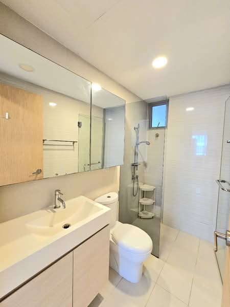 The Tampines Trilliant, 17 Tampines Central 7, 3 Bedrooms, 1,012 sqft, Executive Condominium For Sale, by Adam Tng, 500102820 - Common Bathroom - PropertyGuru.com.sg