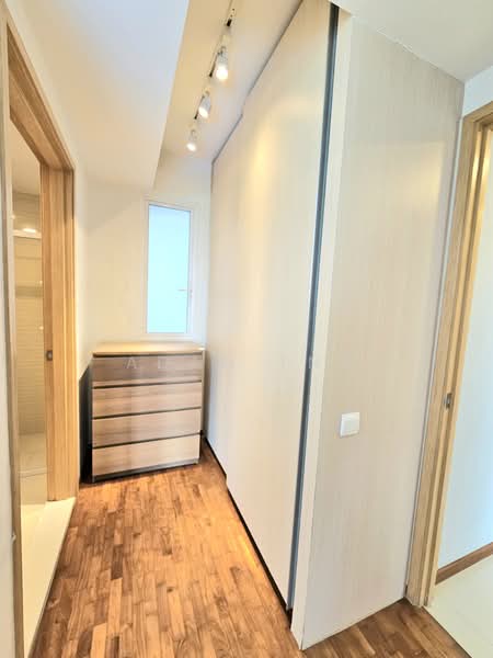 The Tampines Trilliant, 17 Tampines Central 7, 3 Bedrooms, 1,012 sqft, Executive Condominium For Sale, by Adam Tng, 500102820 - Master Bedroom Wardobe - PropertyGuru.com.sg