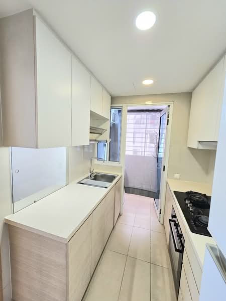 The Tampines Trilliant, 17 Tampines Central 7, 3 Bedrooms, 1,012 sqft, Executive Condominium For Sale, by Adam Tng, 500102820 - Kitchen - PropertyGuru.com.sg