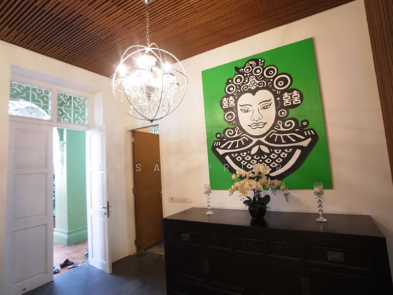 Blair Road 4+2 5000 sf /Lap Pool, Nearby Blair Road, Kampong Bahru Road, 4 Bedrooms, 4,800 sqft, Conservation House For Sale, by Susan Prior, 500102822 - Entrance - PropertyGuru.com.sg