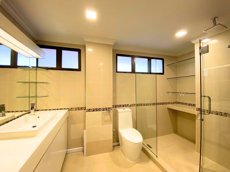 Parkway View, 39 Marine Parade Road, 4 Bedrooms, 3,572 sqft, Condominium For Rent, by Jacqueline Liew Pooi Fun, 500102836 - Bathroom - PropertyGuru.com.sg