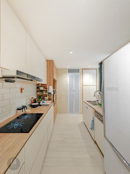 Twin Fountains, 11 Woodlands Avenue 6, 4 Bedrooms, 1,399 sqft, Executive Condominium For Sale, by Josephine Koh, 500102848 - Kitchen - PropertyGuru.com.sg