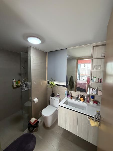 Westwood Residences EC, 180 Westwood Avenue, 3 Bedrooms, 1,034 sqft, Condominium For Sale, by Annie Huang, 500102852 - Bathroom - PropertyGuru.com.sg