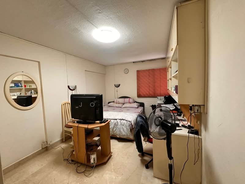 405 Jurong West Street 42, 405 Jurong West Street 42, 4 Bedrooms, 1,604 sqft, HDB Flat For Sale, by John Lee, 500102853 - Bedroom - PropertyGuru.com.sg