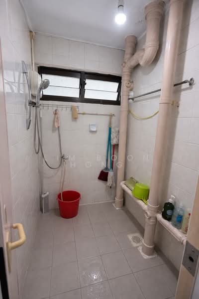 19 Eunos Crescent, 19 Eunos Crescent, 3 Bedrooms, 699 sqft, HDB Flat For Sale, by Lim Boon Hong, 500102856 - Bathroom - PropertyGuru.com.sg