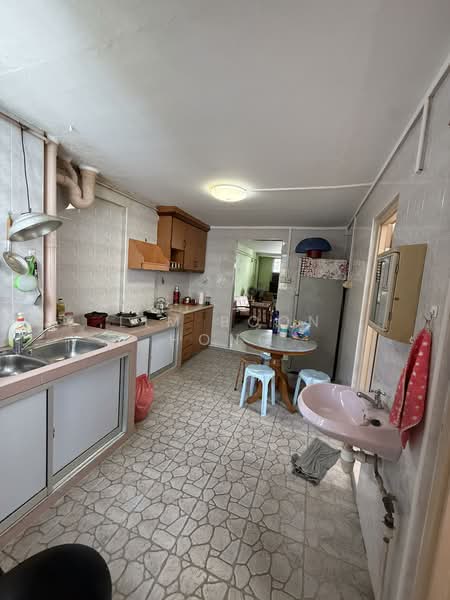 19 Eunos Crescent, 19 Eunos Crescent, 3 Bedrooms, 699 sqft, HDB Flat For Sale, by Lim Boon Hong, 500102856 - Kitchen - PropertyGuru.com.sg