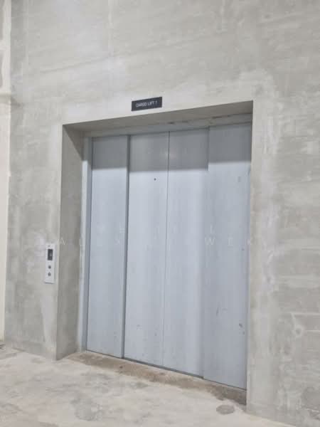 High-Specs Space @ Jalan Papan, Jalan Papan, Boon Lay / Jurong / Tuas, 19,435 sqft, Factory / Workshop (B2) For Rent, by Meriell Alexiz Kwek, 500102866 - Corridor - CommercialGuru.com.sg