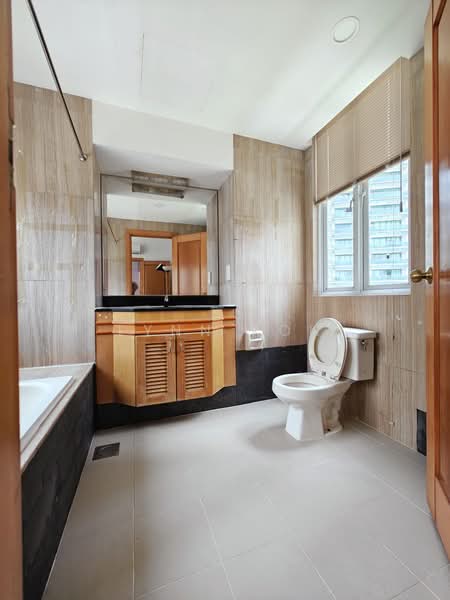 The Huntington, 190 Moulmein Road, Room Rental, 80 sqft, Condominium For Rent, by Lynn Koh, 500102869 - Bathroom - PropertyGuru.com.sg