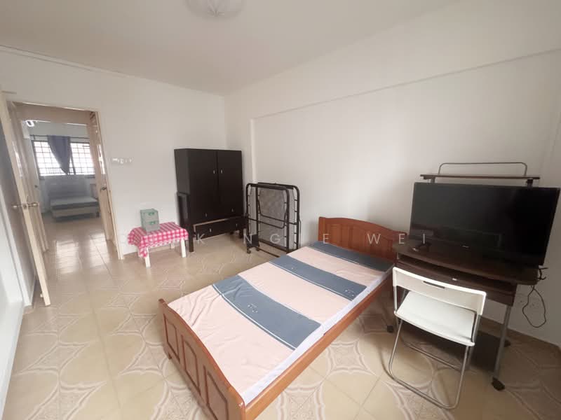 236 Hougang Avenue 1, 236 Hougang Avenue 1, 3 Bedrooms, 1,119 sqft, HDB Flat For Rent, by Quek Ngee Wei, 500102872 - Bedroom 2 - PropertyGuru.com.sg