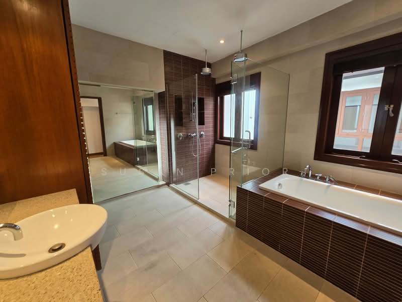 Blair Amazing 5+2+2 6000 sf!!, Nearby Spottiswoode Park Road, Blair Road, 6 Bedrooms, 5,900 sqft, Conservation House For Sale, by Susan Prior, 500102874 - Bathroom - PropertyGuru.com.sg