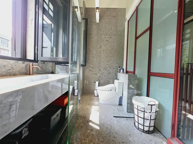 Dashing Modern Orchard Couple's Showpiece, Nearby Hoot Kiam Road, 4 Bedrooms, 3,475 sqft, Conservation House For Sale, by Susan Prior, 500102884 - PropertyGuru.com.sg