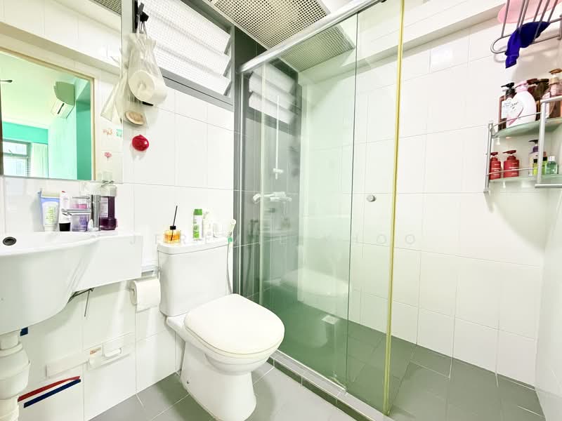 316B Punggol Way, 316B Punggol Way, 4 Bedrooms, 1,216 sqft, HDB Flat For Sale, by Jeremie Khoo, 500102886 - Bathroom - PropertyGuru.com.sg