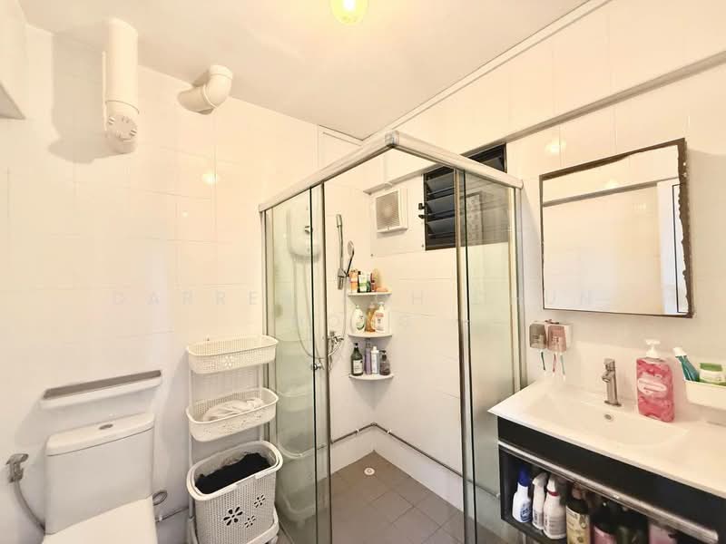 143 Lorong Ah Soo, 143 Lorong Ah Soo, 3 Bedrooms, 1,162 sqft, HDB Flat For Sale, by Darren Koh Chun Hong, 500102915 - Bathroom - PropertyGuru.com.sg