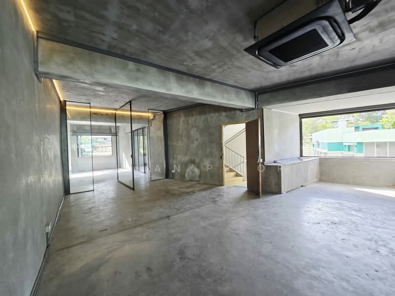 Race Course/ Rangoon Dazzling Loft 2/3 Bed, , 3 Bedrooms, 1,870 sqft, Walk-up Apartment For Rent, by Susan Prior, 500102917 - PropertyGuru.com.sg