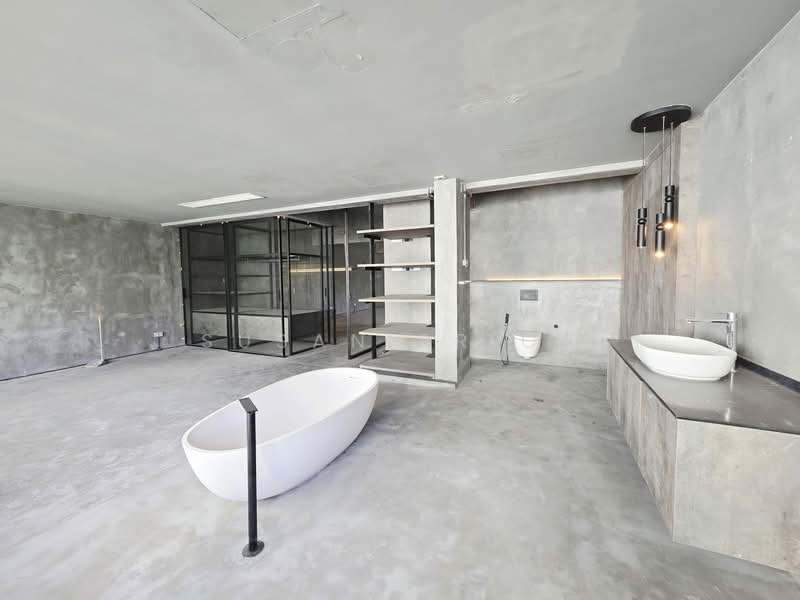 Race Course/ Rangoon Dazzling Loft 2/3 Bed, , 3 Bedrooms, 1,870 sqft, Walk-up Apartment For Rent, by Susan Prior, 500102917 - PropertyGuru.com.sg