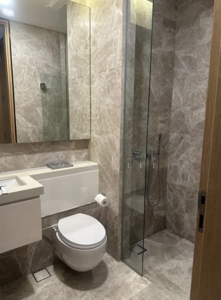 The Laurels @ Cairnhill Road, 38 Cairnhill Road, 2 Bedrooms, 883 sqft, Condominium For Sale, by Marc Lee, 500102920 - Bathroom - PropertyGuru.com.sg