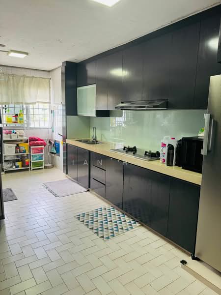 220 Yishun Street 21, 220 Yishun Street 21, 2 Bedrooms, 721 sqft, HDB Flat For Rent, by Ian Ho, 500102932 - Kitchen - PropertyGuru.com.sg