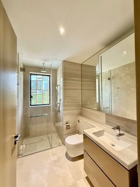 Klimt Cairnhill, 71 Cairnhill Road, 3 Bedrooms, 1,432 sqft, Condominium For Sale, by Agnes Tiew, 500102953 - Master Bathroom - PropertyGuru.com.sg