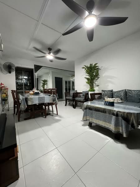 433 Yishun Avenue 6, 433 Yishun Avenue 6, 4 Bedrooms, 1,119 sqft, HDB Flat For Sale, by Benson Yew, 500102963 - Living Room - PropertyGuru.com.sg