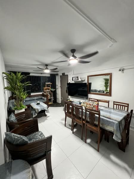 433 Yishun Avenue 6, 433 Yishun Avenue 6, 4 Bedrooms, 1,119 sqft, HDB Flat For Sale, by Benson Yew, 500102963 - Living Room - PropertyGuru.com.sg