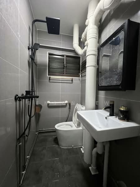 433 Yishun Avenue 6, 433 Yishun Avenue 6, 4 Bedrooms, 1,119 sqft, HDB Flat For Sale, by Benson Yew, 500102963 - Bathroom - PropertyGuru.com.sg