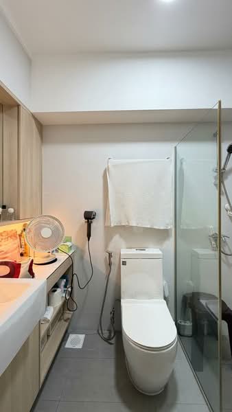 260C Sengkang East Way, 260C Sengkang East Way, 3 Bedrooms, 1,184 sqft, HDB Flat For Sale, by James Yeo, 500102967 - Bathroom - PropertyGuru.com.sg