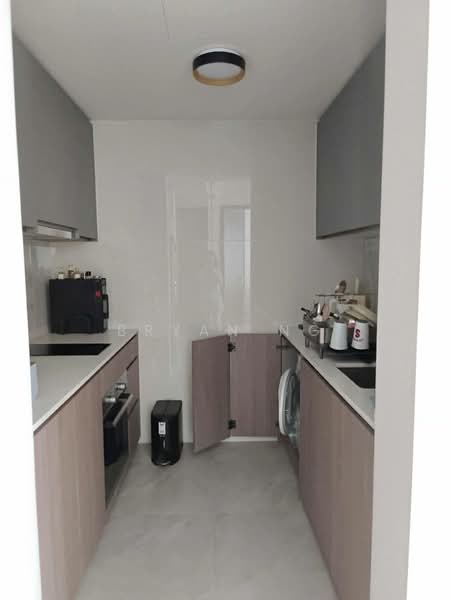 The Watergardens at Canberra, 27 Canberra Drive, 2 Bedrooms, 678 sqft, Condominium For Rent, by Bryan Ng, 500102971 - Kitchen - PropertyGuru.com.sg