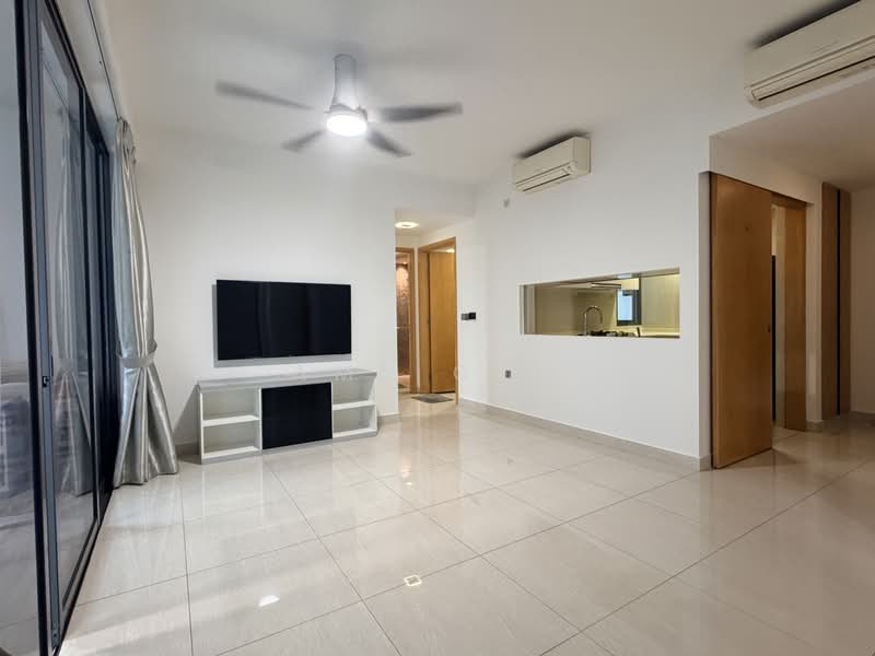 La Fiesta, Sengkang Square, 3 Bedrooms, 1,119 sqft, Condominium For Rent, by Amy Goh, 500102979 - Living Room - PropertyGuru.com.sg