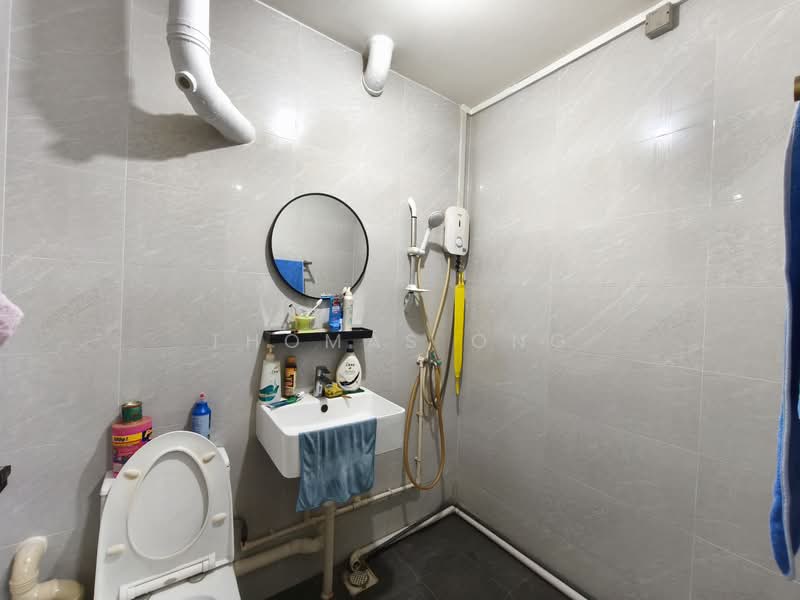 131 Cashew Road, 131 Cashew Road, 2 Bedrooms, 786 sqft, HDB Flat For Sale, by Thomas Ong, 500102982 - Bathroom - PropertyGuru.com.sg