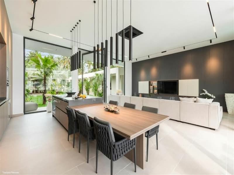 🎯 VALUE-DRIVEN MODERN GCB — Elevated • POOL • ATTIC • VALUE BUY🔥, , 5 Bedrooms, 10,400 sqft, Good Class Bungalow For Sale, by Martin Goh 吴伟楠, 500102987 - Living Room - PropertyGuru.com.sg