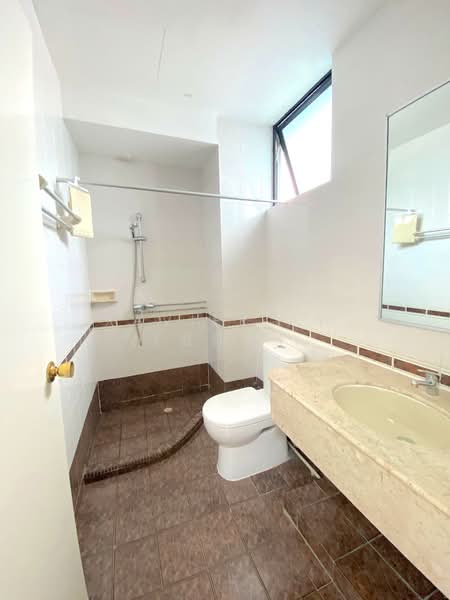 Siglap Center, 55 Siglap Road, 3 Bedrooms, 1,290 sqft, Apartment For Rent, by Xavier Aw (欧伟廷), 500102990 - Bathroom - PropertyGuru.com.sg