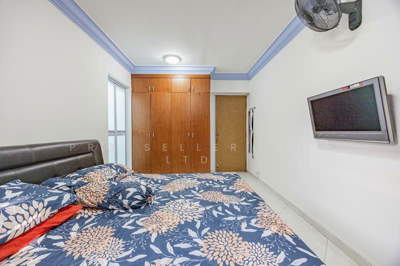 967 Hougang Avenue 9, 967 Hougang Avenue 9, 4 Bedrooms, 1,474 sqft, HDB Flat For Sale, by Florence Ho, 500102991 - Bedroom - PropertyGuru.com.sg