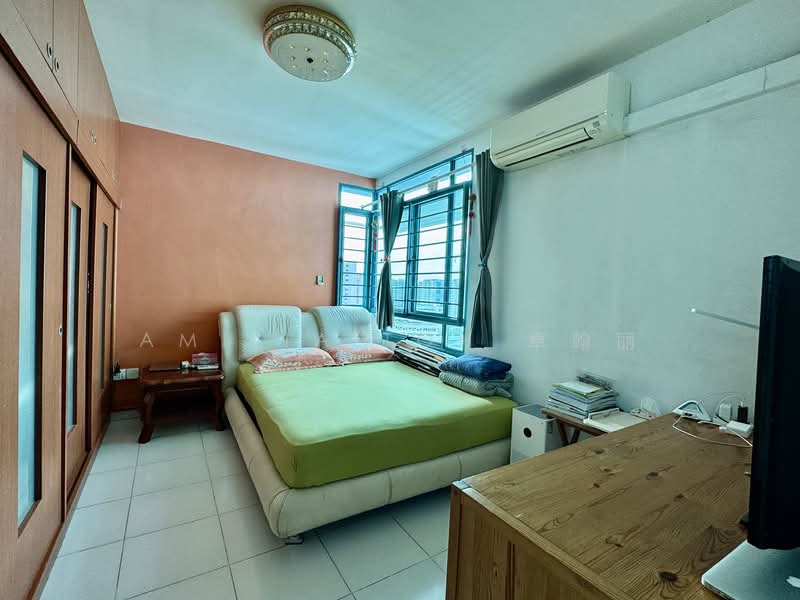 186 Punggol Central, 186 Punggol Central, 4 Bedrooms, 1,377 sqft, HDB Flat For Sale, by Amilia Toh 卓翰丽, 500102995 - Bedroom - PropertyGuru.com.sg