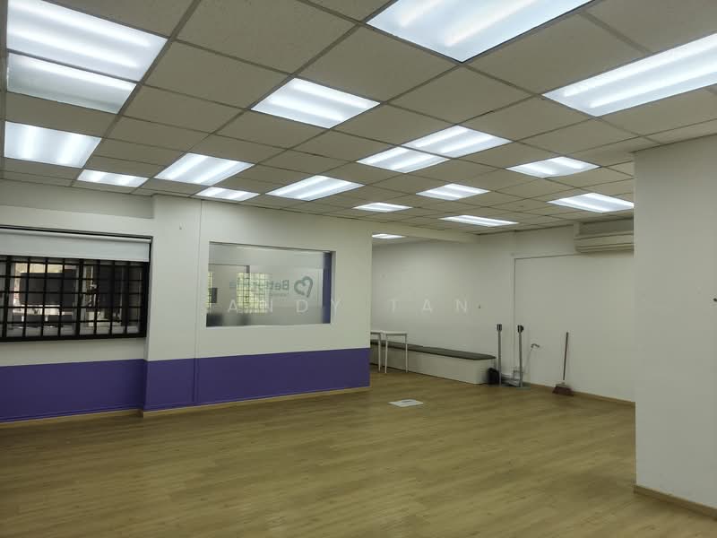 HDB Shophouse at Bukit Batok near WestMall MRT, Bukit Batok Central, 1,000 sqft, Shop / Shophouse For Rent, by Andy Tan, 500102996 - Interior - CommercialGuru.com.sg