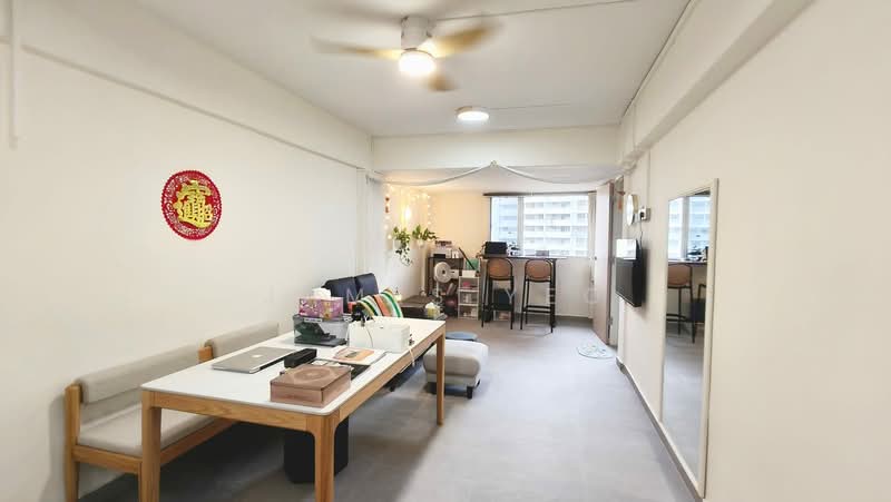 201 Bedok North Street 1, 201 Bedok North Street 1, 2 Bedrooms, 947 sqft, HDB Flat For Sale, by James Yeo, 500103034 - Living Room - PropertyGuru.com.sg