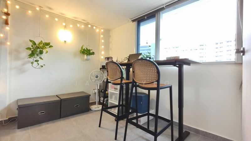 201 Bedok North Street 1, 201 Bedok North Street 1, 2 Bedrooms, 947 sqft, HDB Flat For Sale, by James Yeo, 500103034 - Study - PropertyGuru.com.sg