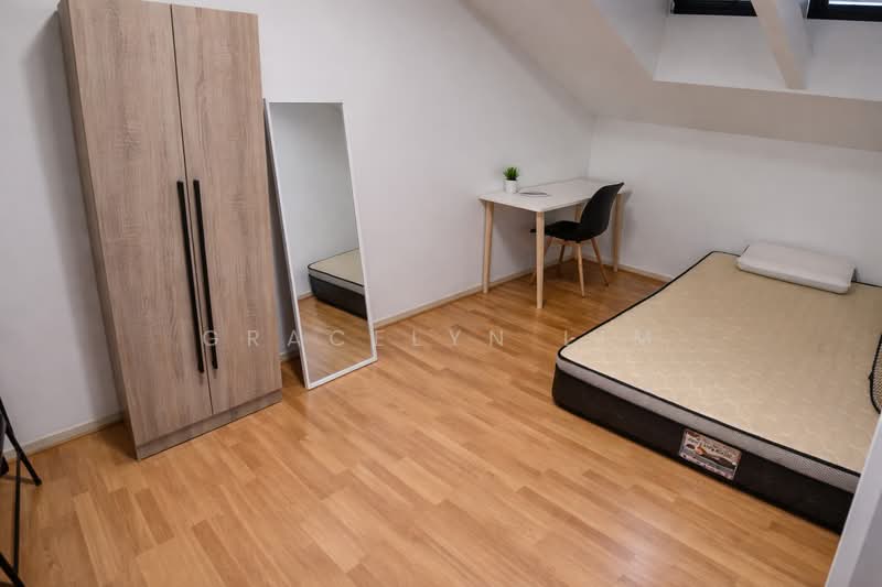 Yio Chu Kang Road, Yio Chu Kang Road, 6 Bedrooms, 2,000 sqft, Terraced House For Sale, by Gracelyn Lim, 500103044 - Bedroom - PropertyGuru.com.sg