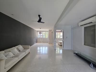 For Sale - 1 km To RGPS! 2+1 Greenwood Walkup