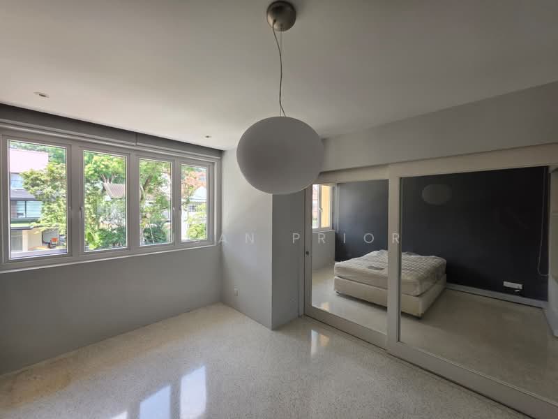 1 km To RGPS! 2+1 Greenwood Walkup, Nearby Hillcrest, Greenwood, Bukit Timah, 2 Bedrooms, 1,142 sqft, Walk-up Apartment For Sale, by Susan Prior, 500103046 - Bedroom - PropertyGuru.com.sg